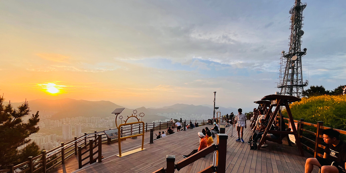 Udsigt over Busan ved solnedgangstid