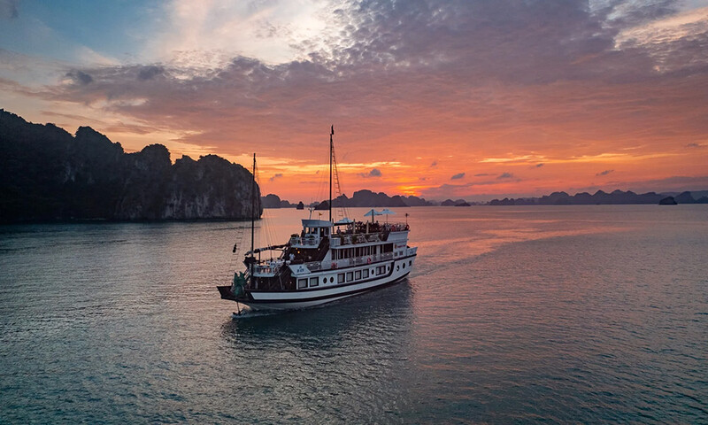 Indochina junk cruise