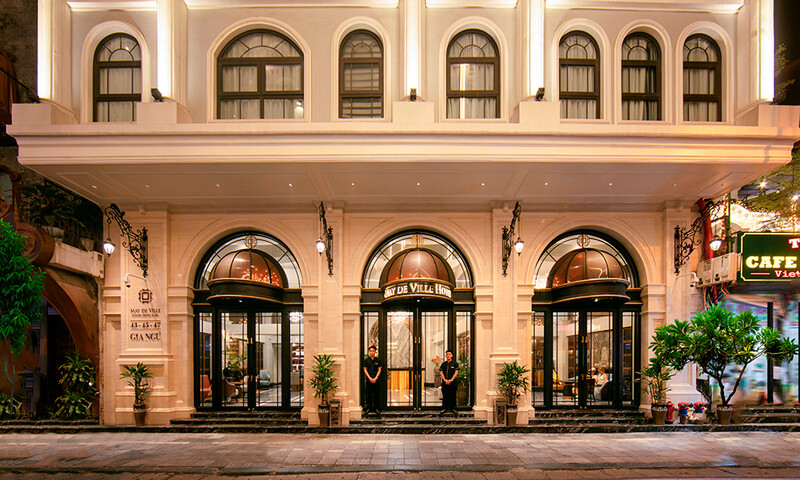 May De Ville Lakeside Hotel