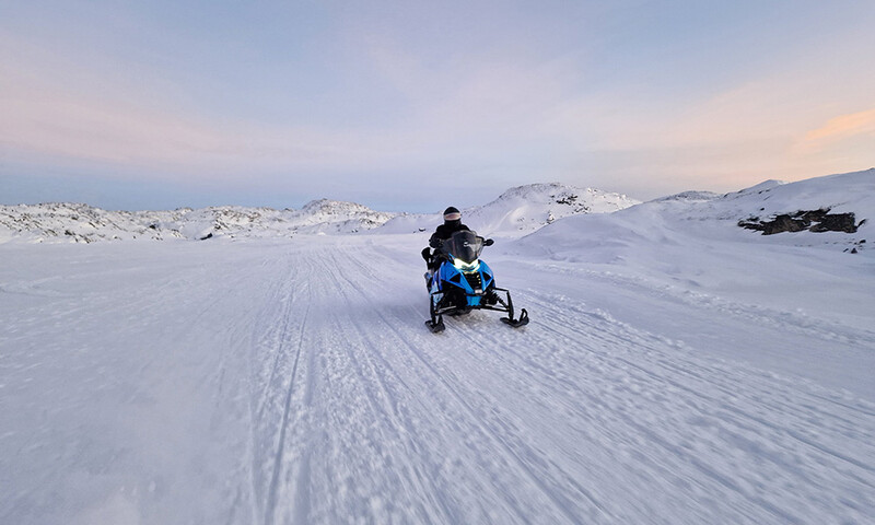 Snescooter i Ilulissat bagland