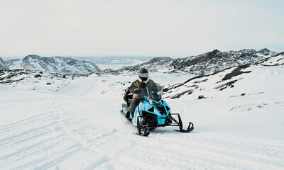 Snescooter i Ilulissat bagland