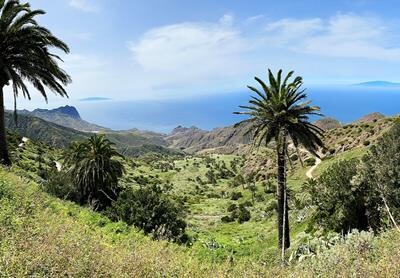 Nice – en fin dal med øerne El Hierro og La Palma ude i Atlanterhavet.