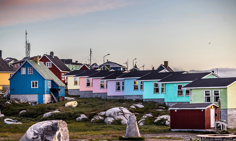 Farverige huse i Qeqertarsuaq