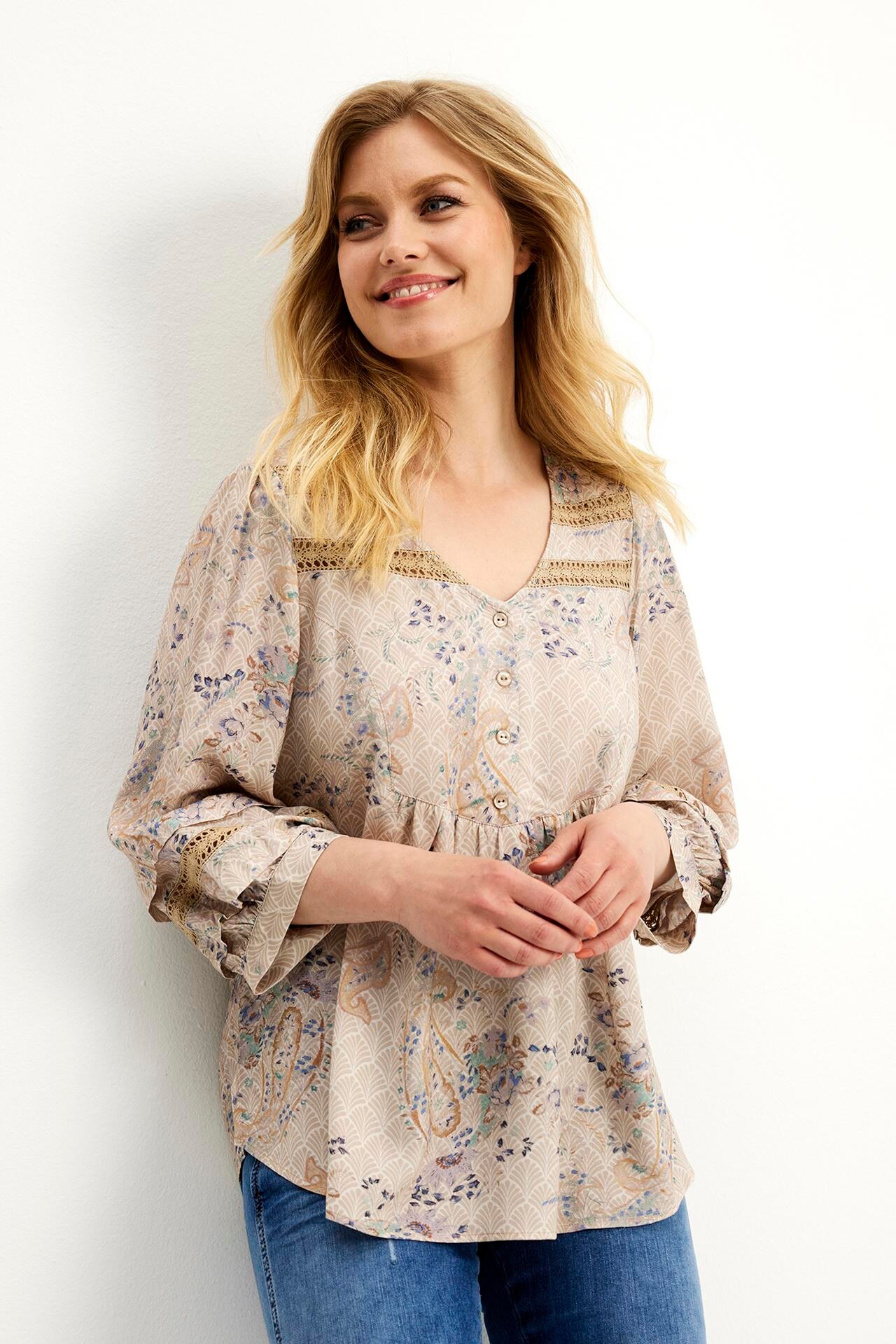 Front Lizette Bluse Farve: Nature Størrelse: Dame