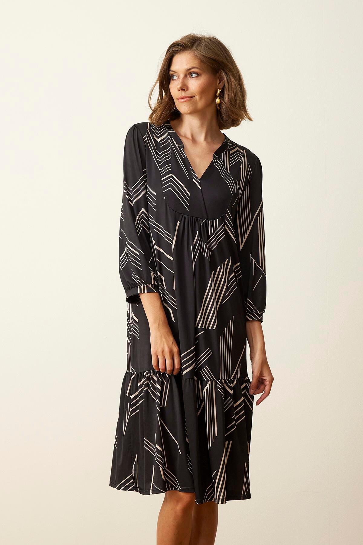 Front Anisia Kjole Farve: Black Størrelse: Dame