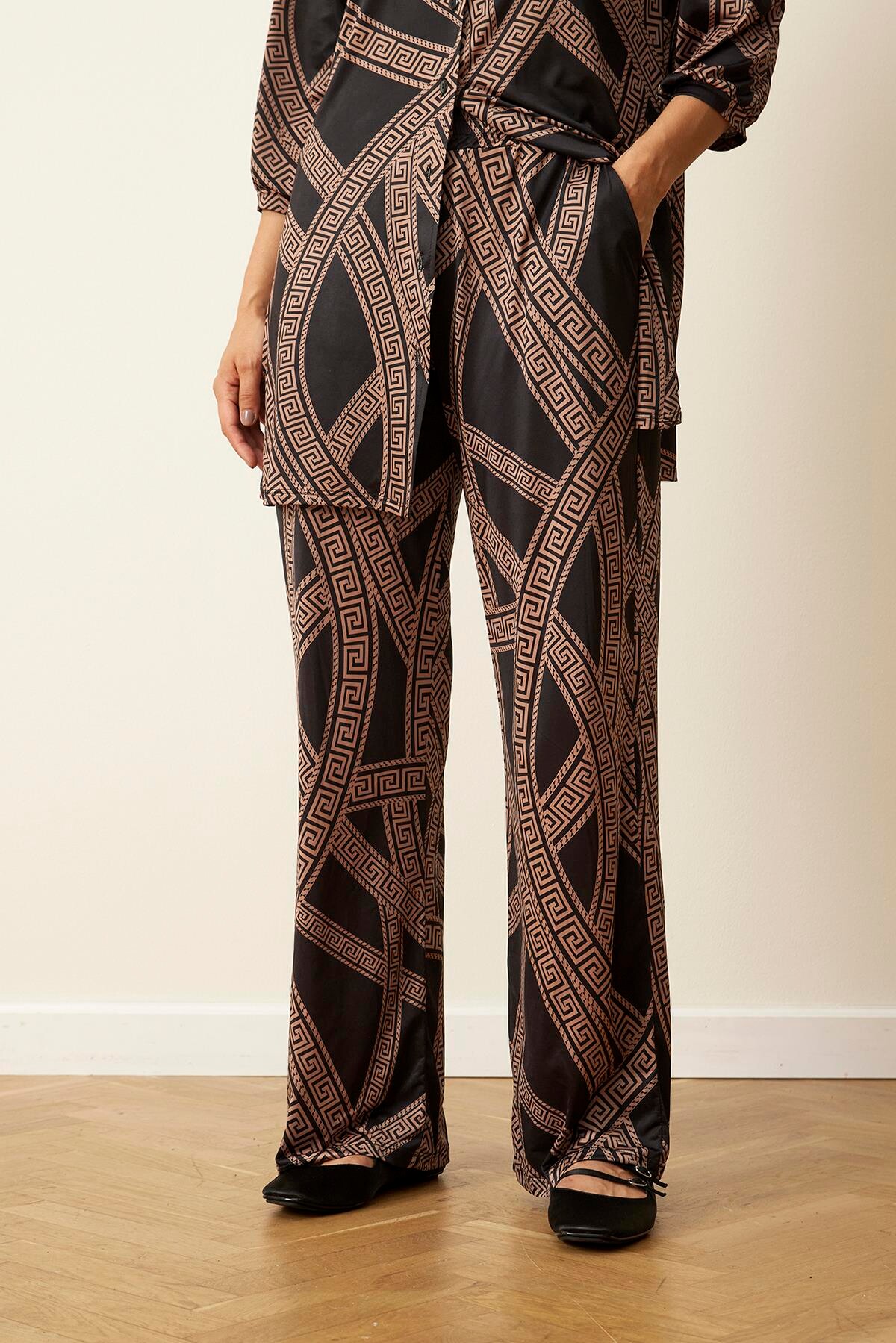 Front Aena Bukser Farve: Black Størrelse: Dame