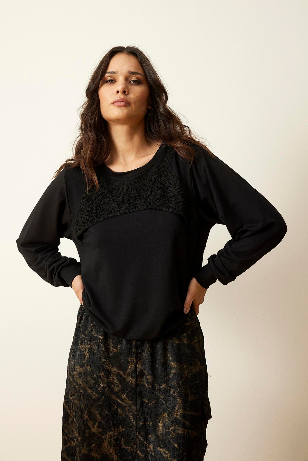 Front Dolly Sweatee Shirt Farve: Black Størrelse: Dame