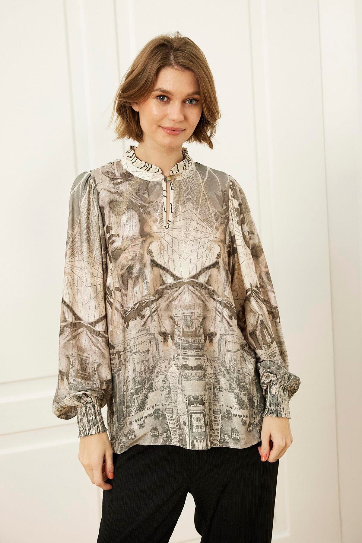 Front Charlie Bluse Farve: Cream Størrelse: Dame