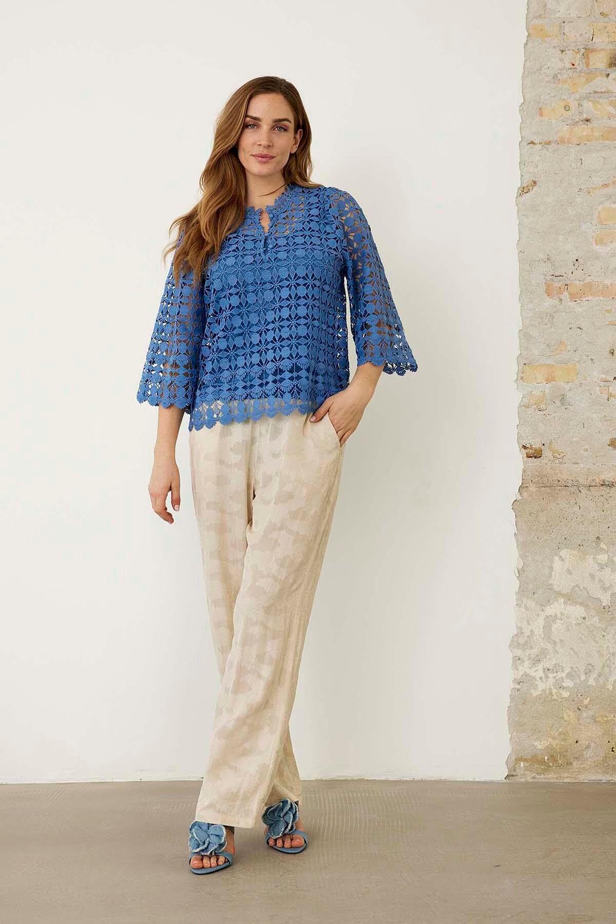 Front Ella Bluse Farve: Blue Størrelse: Dame