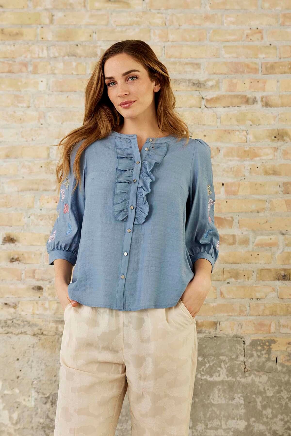 Front Stina Skjorte Farve: Blue Størrelse: Dame