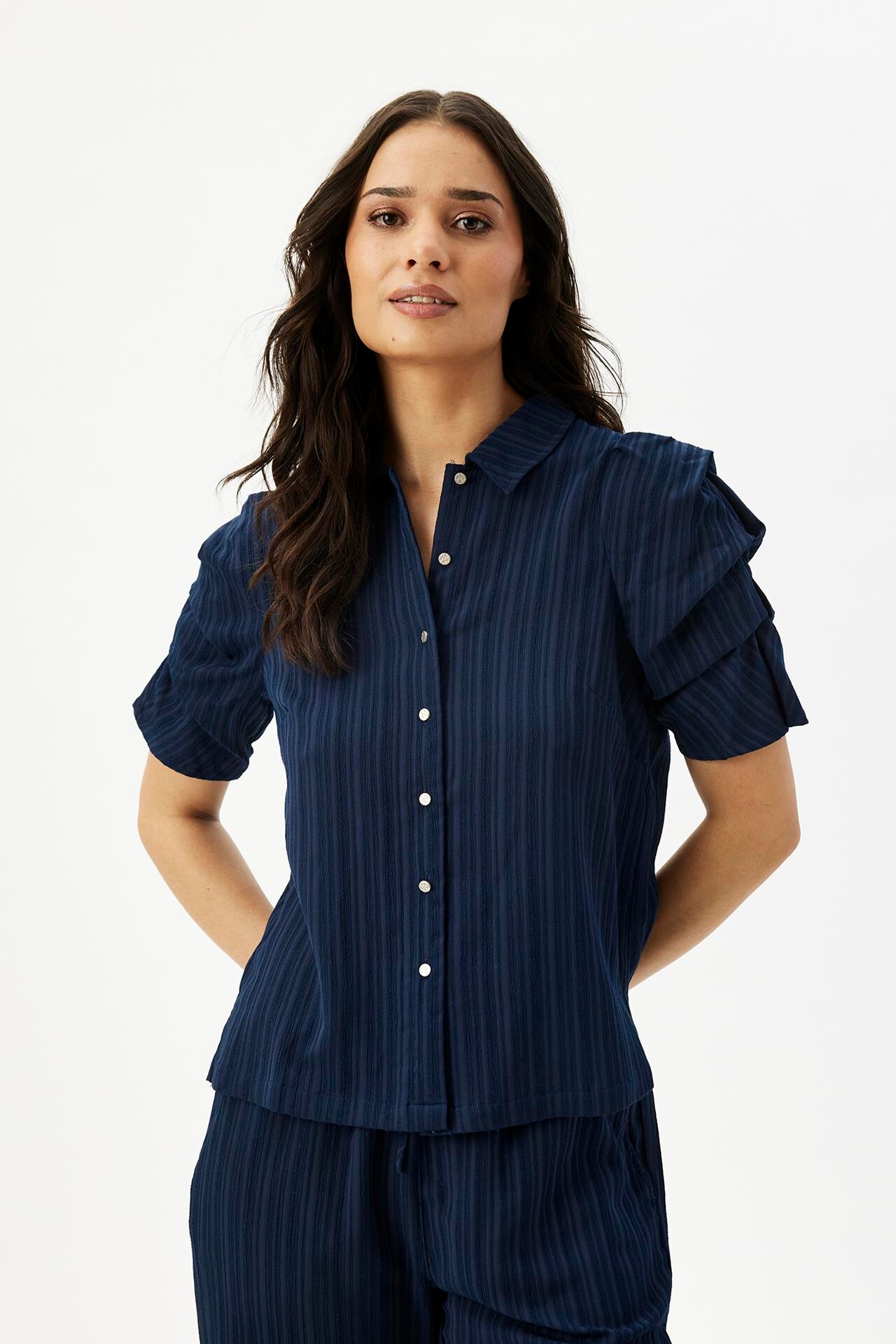 Front Linda Skjorte Farve: Navy Størrelse: Dame