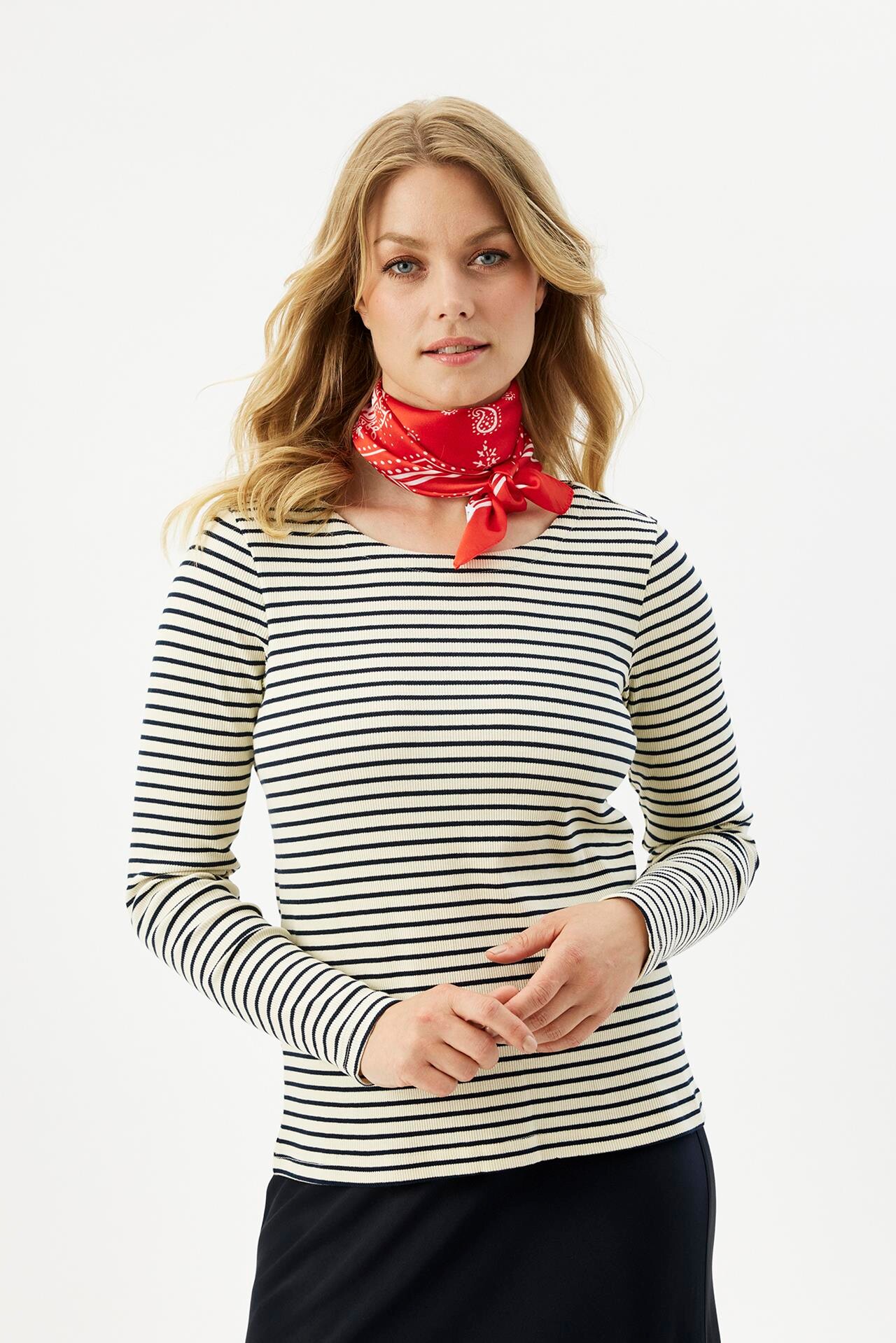 Front Martha Shirt Farve: Off White Størrelse: Dame