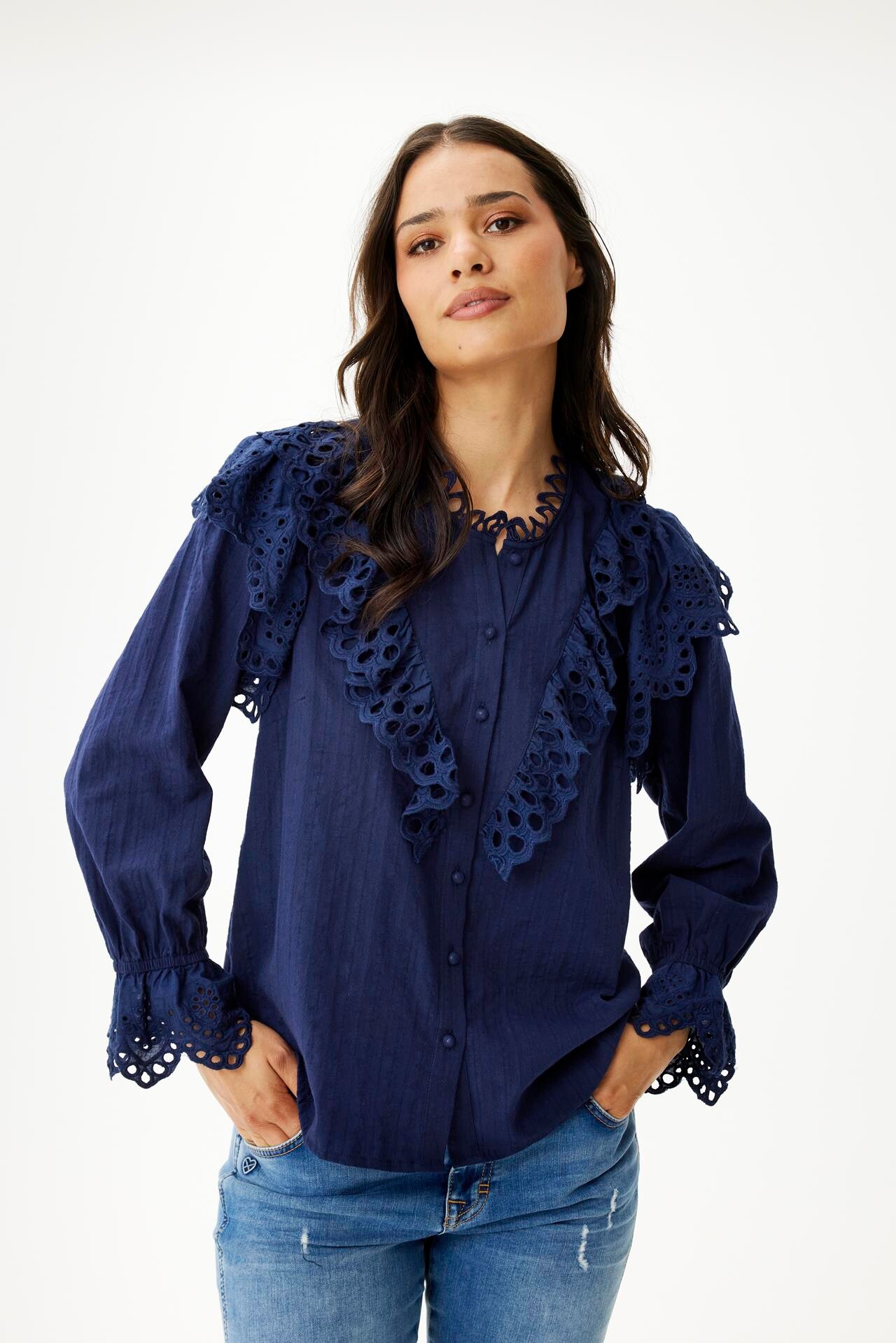 Front Lila Skjorte Farve: Navy Størrelse: Dame