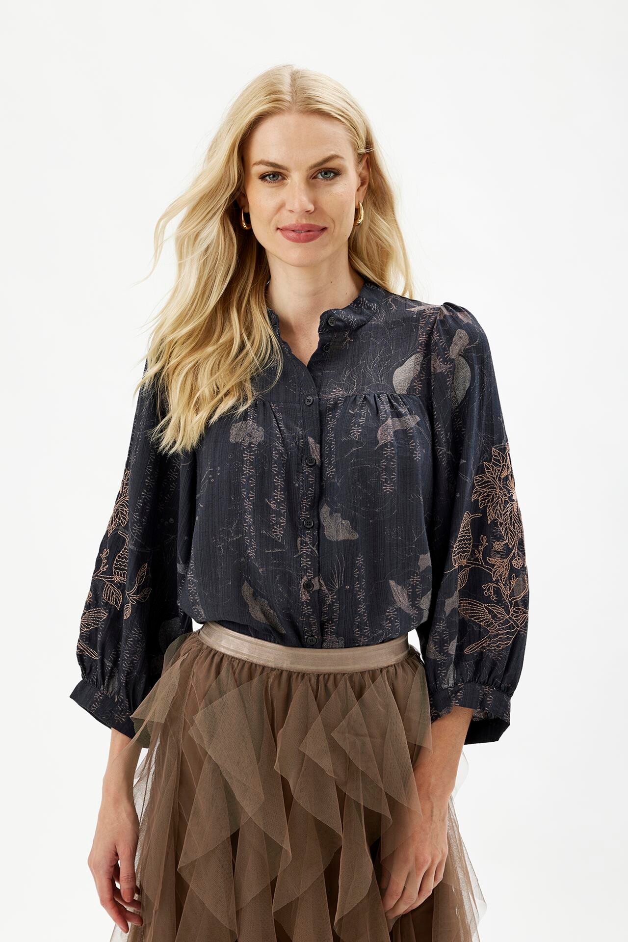 Front Madelyn Skjorte Farve: Black Størrelse: Dame