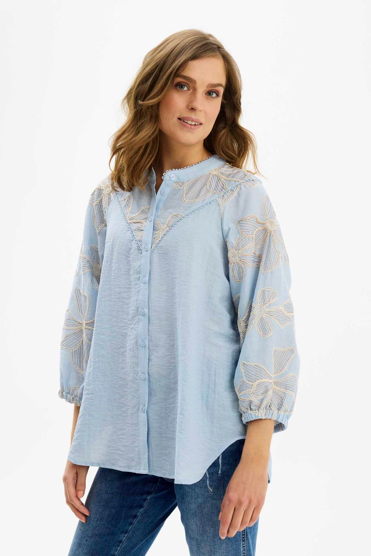 Front Rikke Shirt 16609 505 Light Blue 505