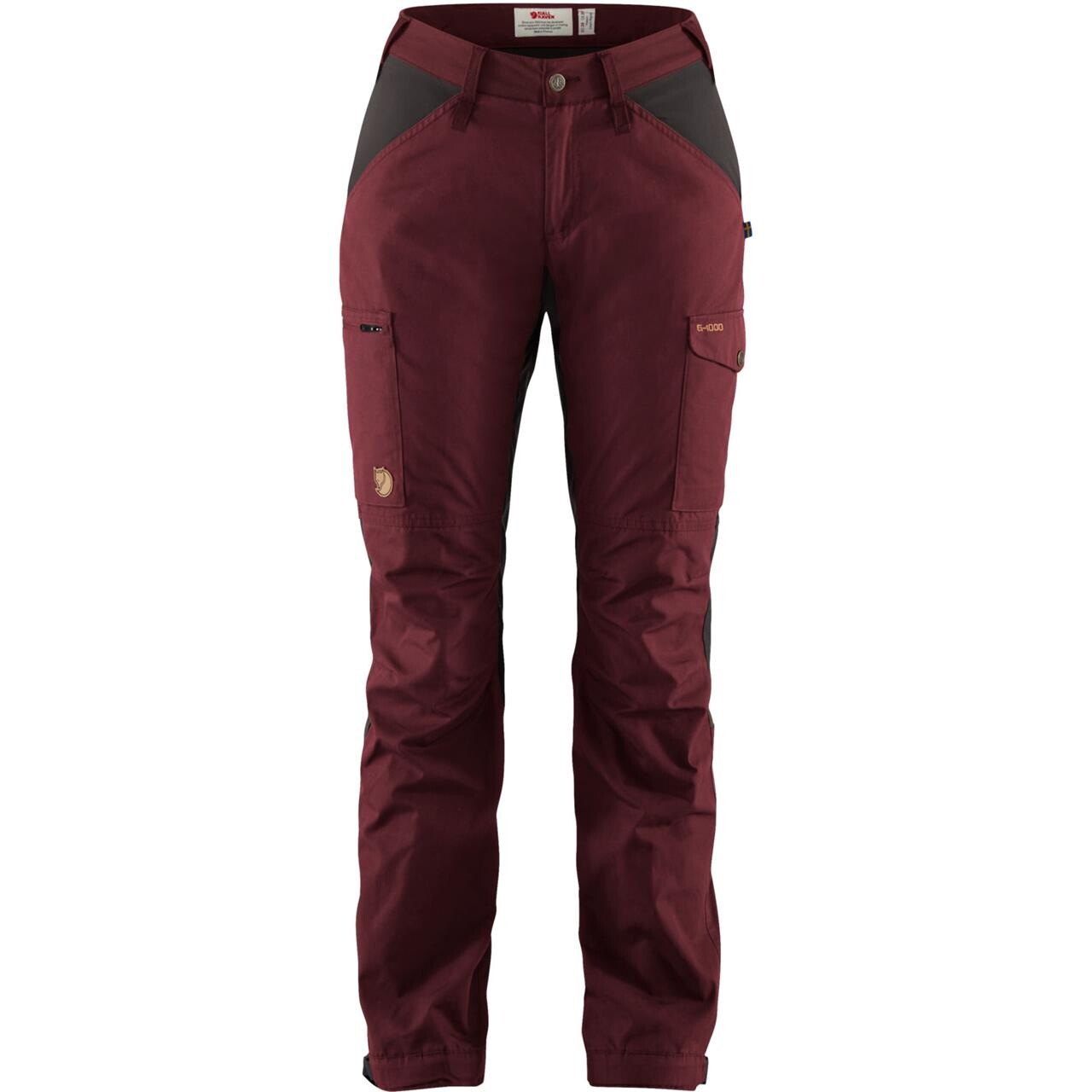Fjällräven Kaipak Trousers Curved Womens i Dark Garnet/Grey er de ideelle vandrebukser til aktive kvinder, der elsker eventyr. Med en hybridkombination af G-1000 Eco og stretch-paneler tilbyder disse bukser både slidstyrke og komfort. De er designet til at imødekomme behovene hos både vandrere og klatrere, hvilket gør dem perfekte til forskellige udendørsaktiviteter. Den klassiske pasform giver fri bevægelighed og mulighed for lag-på-lag brug.

**Hovedegenskaber:**
- Hybridstof med G-1000 Eco for optimal slidstyrke.
- Stretch-paneler for øget komfort og bevægelsesfrihed.
- Perfekte til vandreture, klatring og udendørs aktiviteter.
- Curved fit-design, der giver en flatterende silhuet.
- Praktiske lommer til opbevaring af mindre essentielle genstande.
- Åndbare materialer, der tilpasser sig forskellige vejrforhold.
