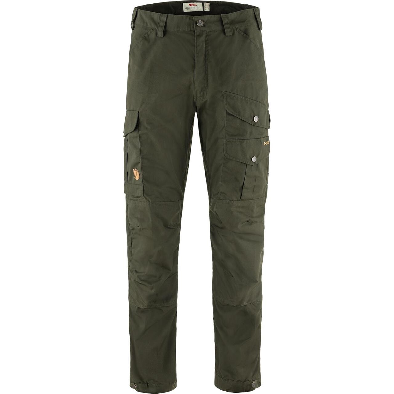 Oplev Fjällräven Vidda Pro Trousers Men i farven deep forest – den perfekte følgesvend til dit friluftseventyr. Disse slidstærke fritidsbukser er fremstillet af det unikke G-1000-materiale, der kombinerer holdbarhed med åndbarhed. Med mange praktiske lommer kan du nemt opbevare alt det nødvendige udstyr. Den nye Vidda Pro-model har optimerede mål, som sikrer en bedre pasform end nogensinde før. Desuden er bukserne PFC-fri, hvilket gør dem mere miljøvenlige.

- Slidstærkt G-1000-materiale
- Mange praktiske lommer
- Optimeret pasform
- PFC-fri for mindre miljøbelastning
- Ideel til friluftsliv og daglige aktiviteter
- Stort udvalg af størrelser og farver