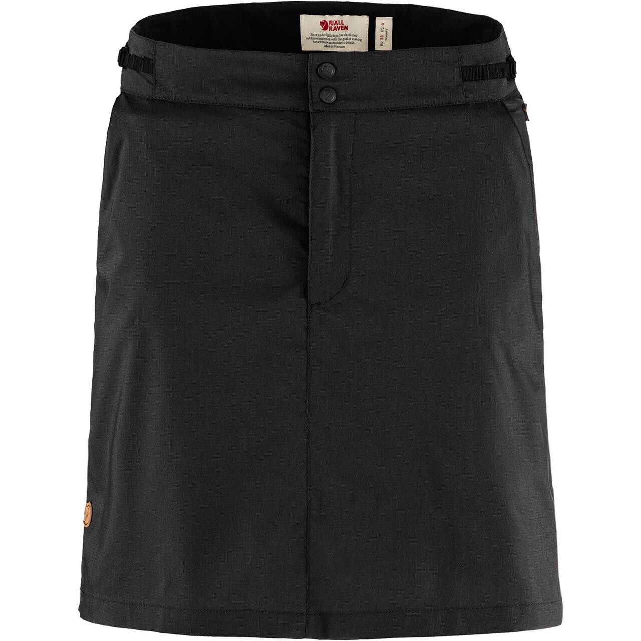 Oplev Fjällräven Abisko Hike Skort W – den ideelle kombination af komfort og funktionalitet til vandreture. Denne skorts i sort, størrelse 40, er designet til at give optimal bevægelsesfrihed, mens det lette, slidstærke materiale tåler de mest udfordrende forhold. Med praktiske lommer og en flatterende pasform er denne skorts perfekt til både vandreture og hverdagsbrug. Uanset om du står over for en udfordrende sti eller en bytur, leverer Abisko Hike Skort W både stil og funktionalitet i én pakke.

- Letvægtigt og slidstærkt materiale
- Praktiske lommer til opbevaring
- Flatterende pasform for enhver kropstype
- Optimal bevægelsesfrihed til aktiv brug
- Ideel til både vandreture og hverdagsliv
- Vandafvisende egenskaber for ekstra komfort